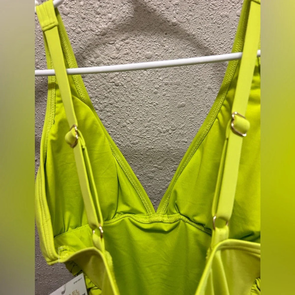 MICHAEL Michael Kors O-Ring One Piece Swimsuit Limeaid NWT Size 6 - Picture 7 of 8